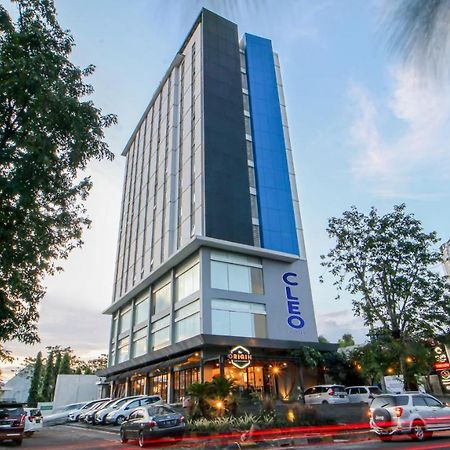 Cleo Hotel Jemursari Surabaya Luaran gambar