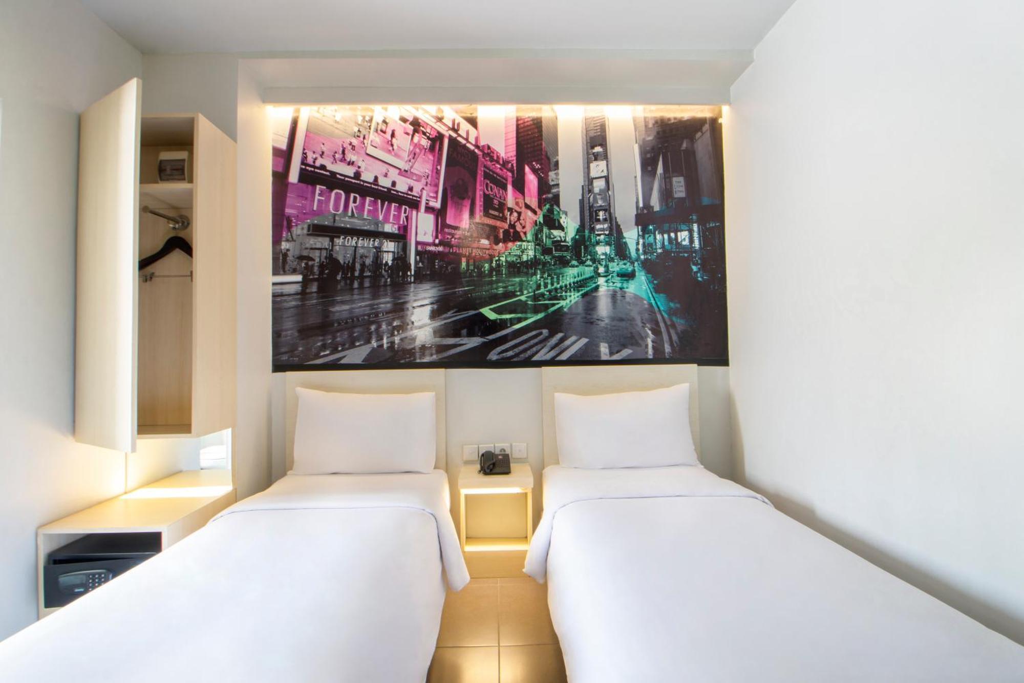 Cleo Hotel Jemursari Surabaya Luaran gambar