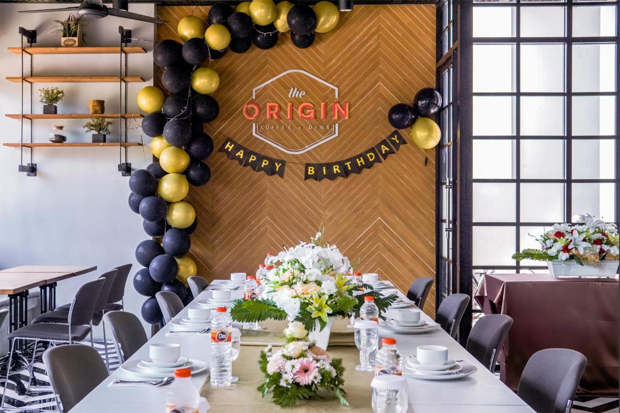 Cleo Hotel Jemursari Surabaya Luaran gambar