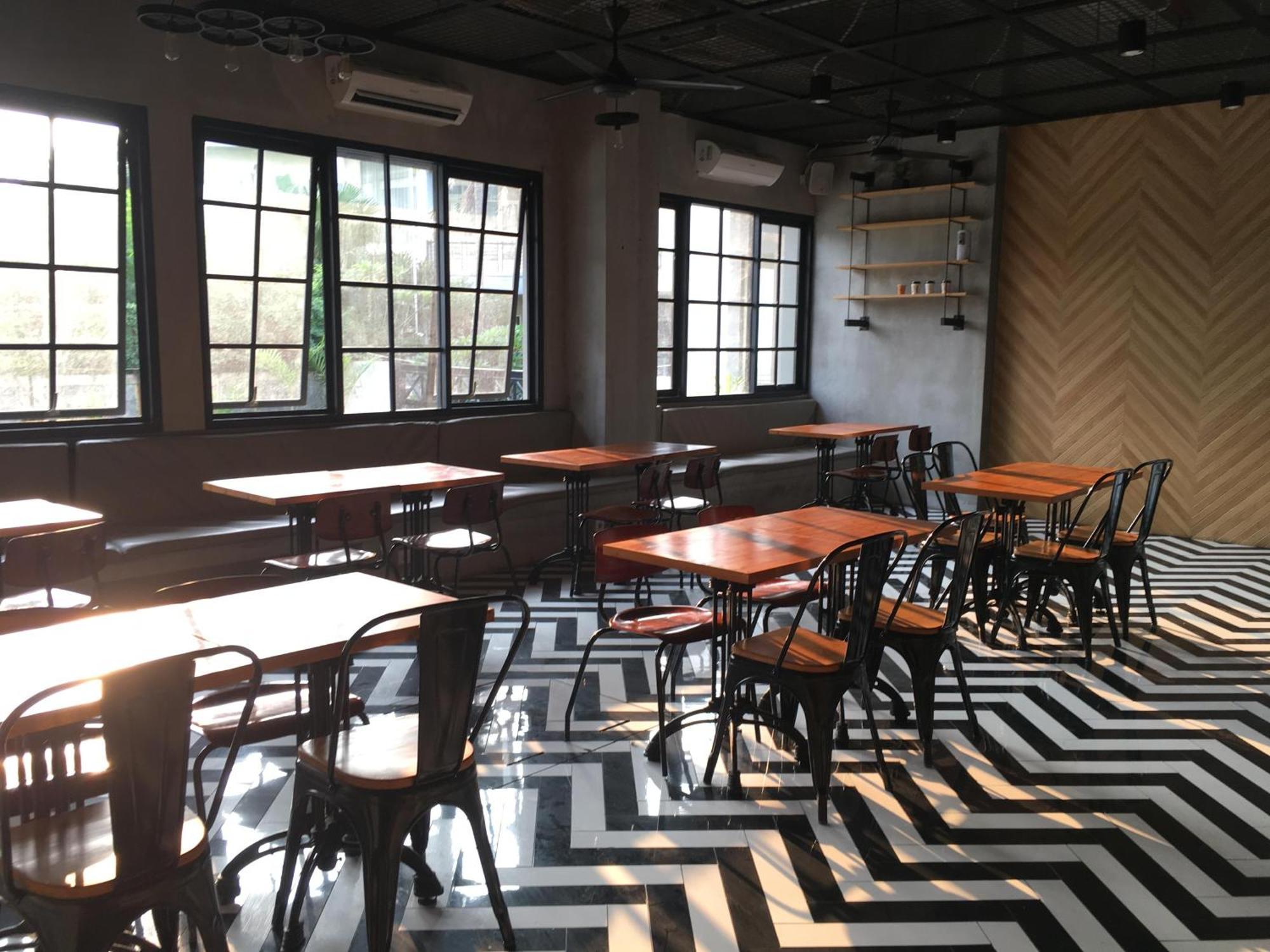 Cleo Hotel Jemursari Surabaya Luaran gambar